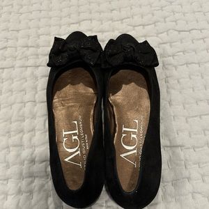 AGL Bow flats in black shimmering suede - Italian made